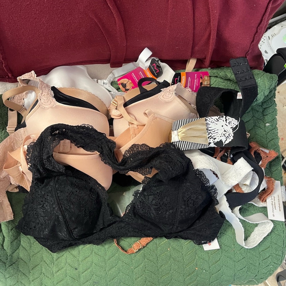 BRA LOT - All you need!